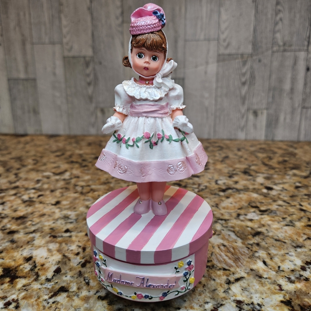 Madame Alexander Wendy Makes It Special Music Box Collectible 1999 "Thank Heaven